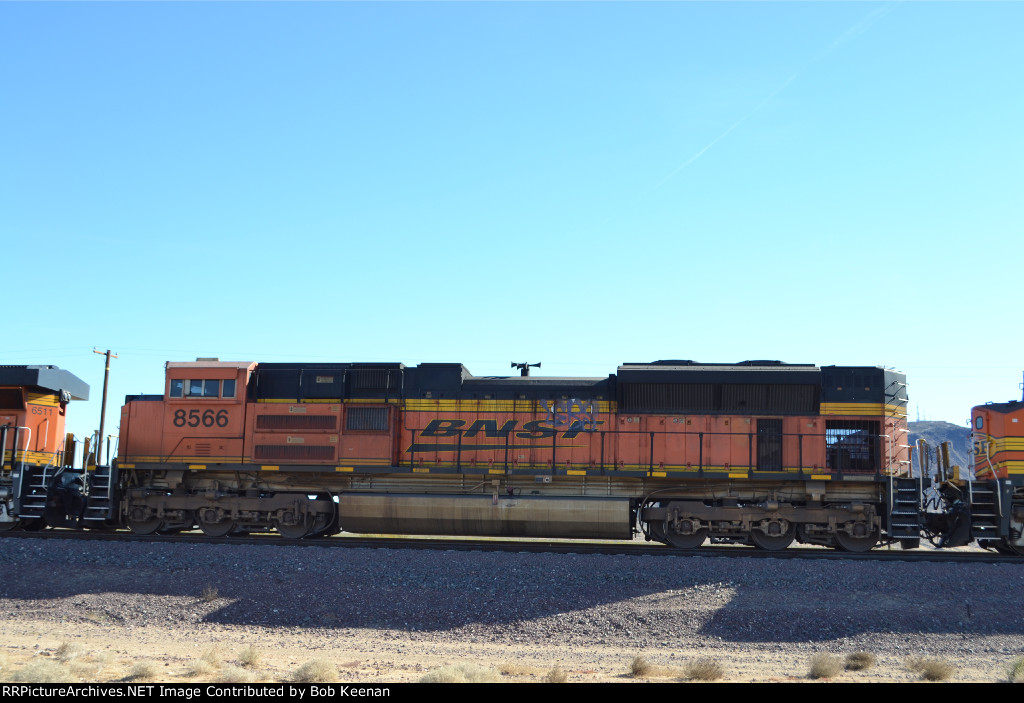 BNSF 8566